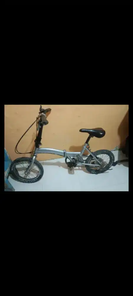 Sepeda lipat kondisi baik