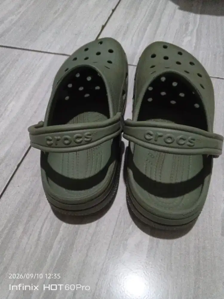 Sandal kekinian teplek Crocs