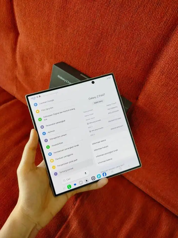 Samsung Galaxy Z Fold 7 12/512gb sein like new