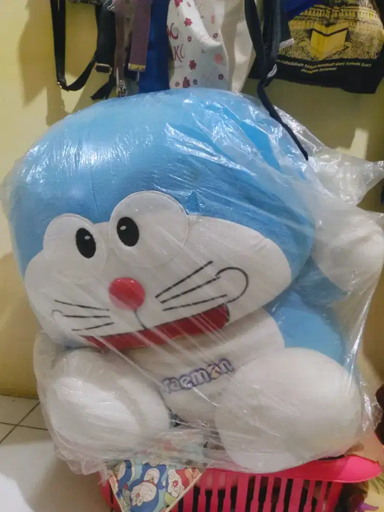 Boneka Doraemon jumbo