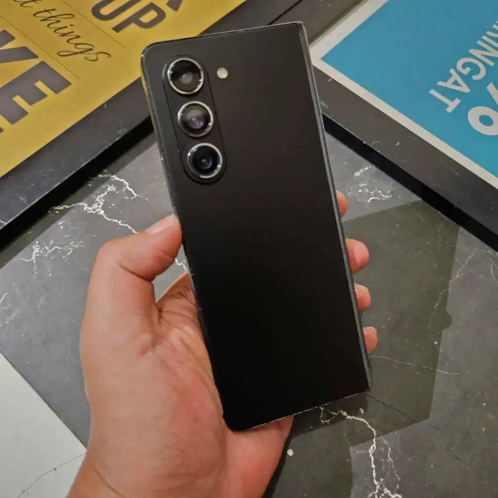 Samsung Galaxy Z Fold 5 12/512GB Resmi Sein Mulus