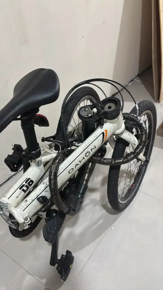Sepeda lipat dahon speed8