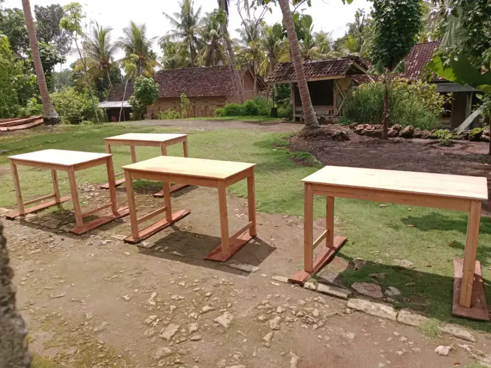Cod meja kursi warmindo
