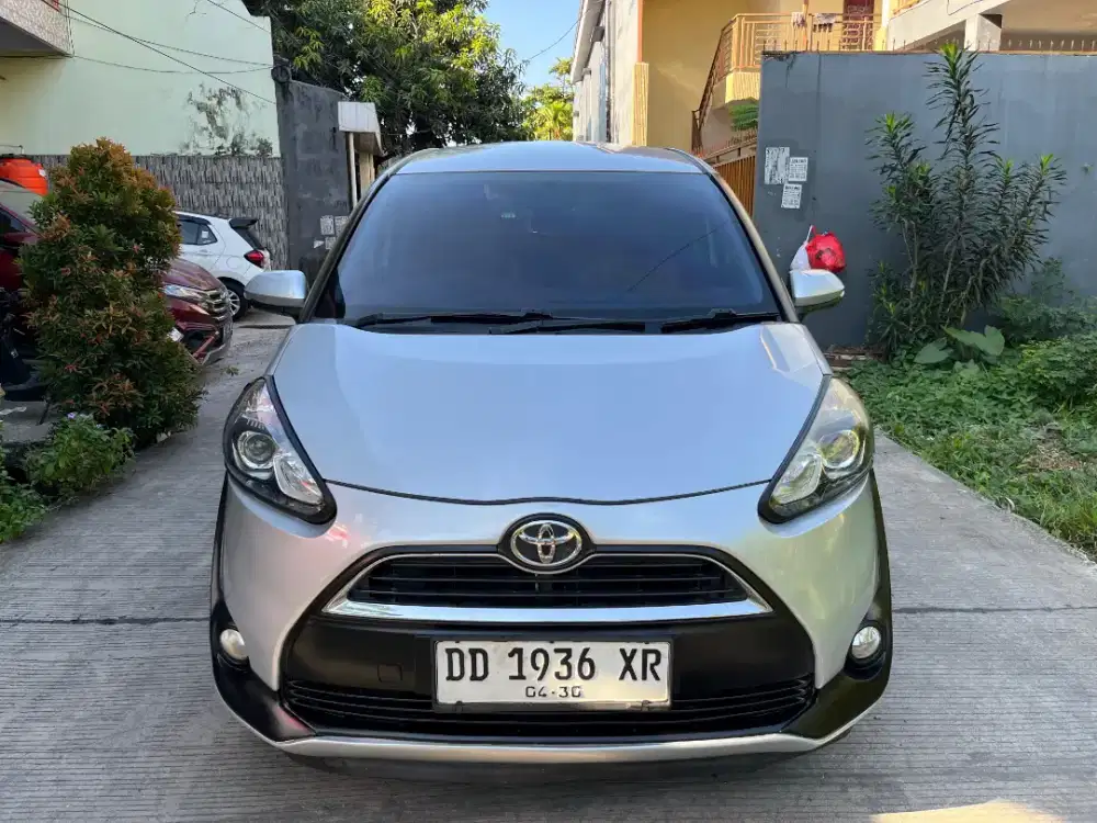 Jual mobil toyota sienta G Manual Th 2017 mulus  hrg nego.