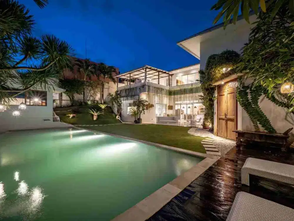 LUXURY VILLA IN BUMBAK UMALAS FOR RENT AND LONG LEASE HOLD 25 YEARS