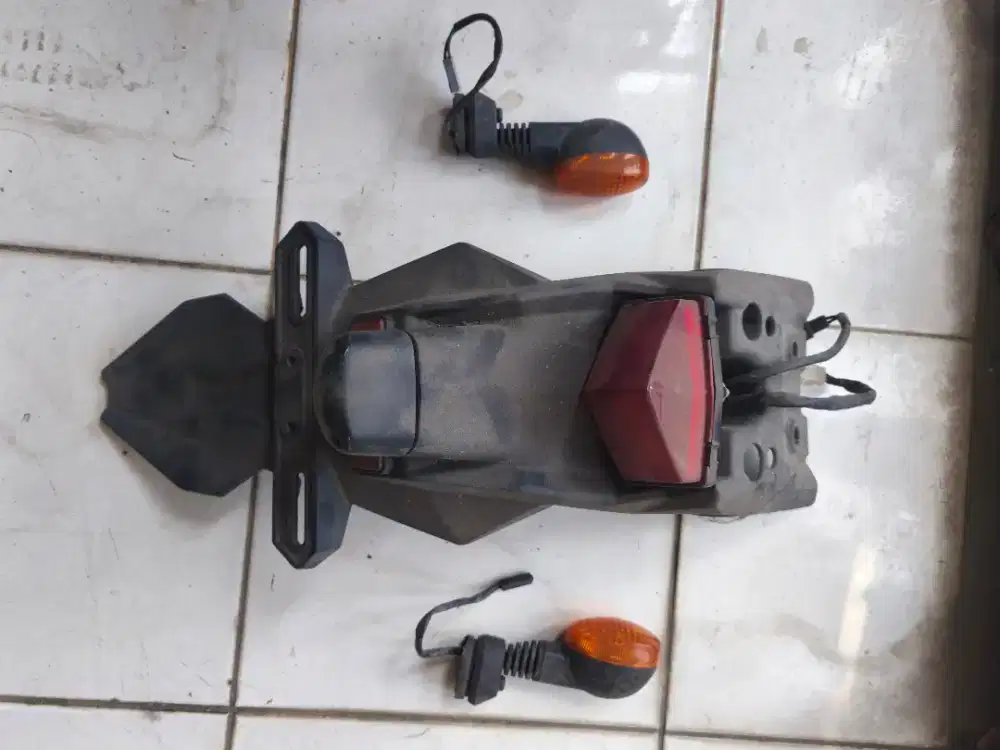 Spakbor belakang KLX