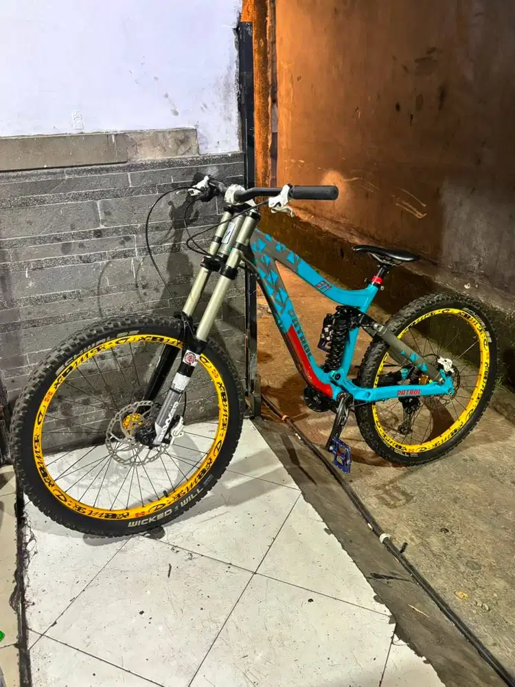 Jual sepeda downhill
