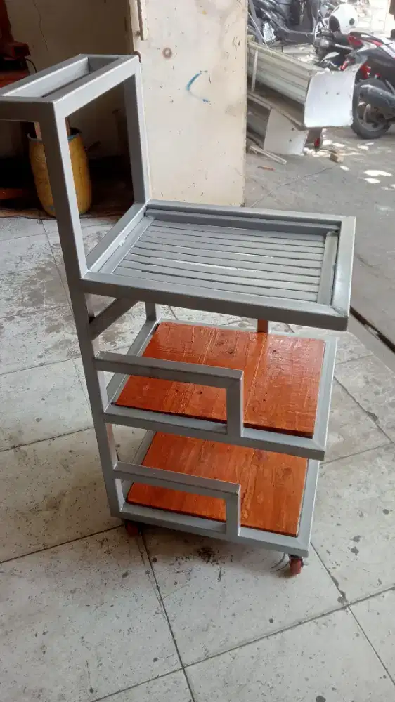 Rack troli serbaguna
