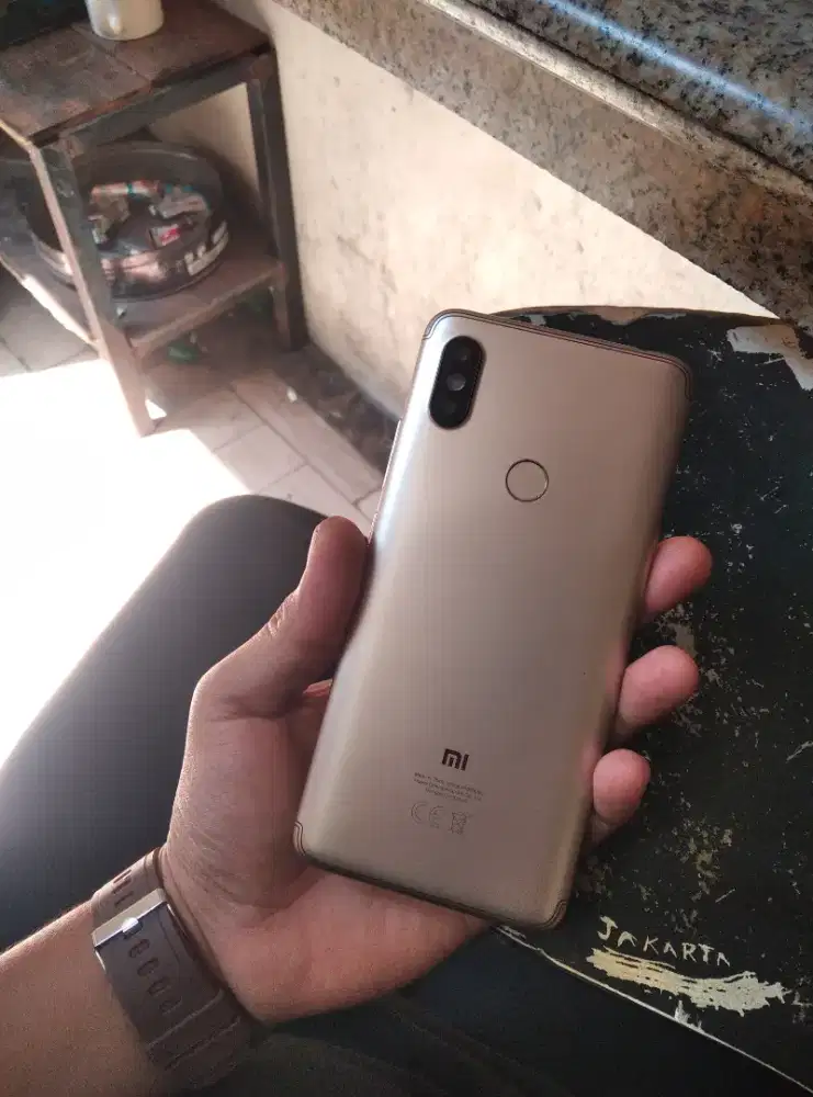 Redmi S2 hp batangan hp saja