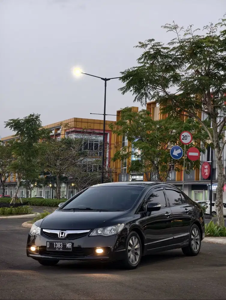 HONDA CIVIC BATMAN 1.8 FD MATIC 2010