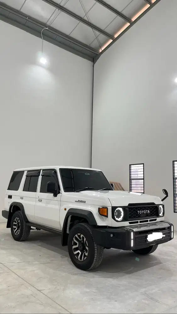 DIJUAL: TOYOTA LAND CRUISER 70 (LC 70) - BATAM ONLY