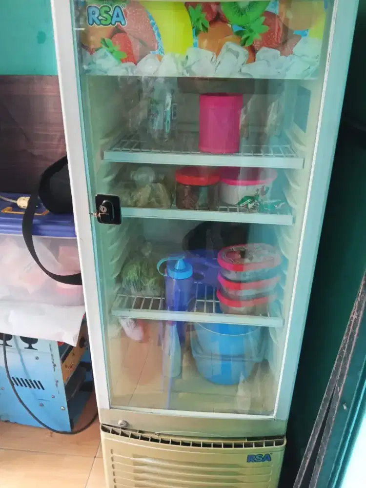 Jual SHOWCASE MERK RSA