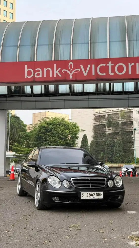 Mercedes-Benz w211 E240 LOW KM