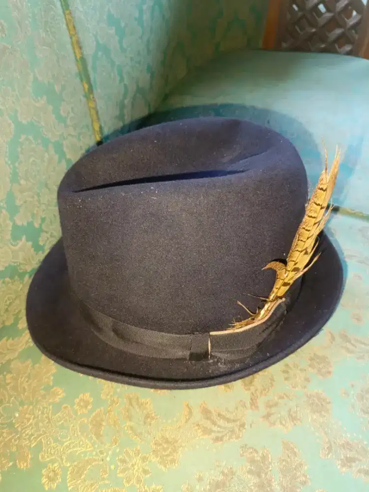 Topi Fedora baru