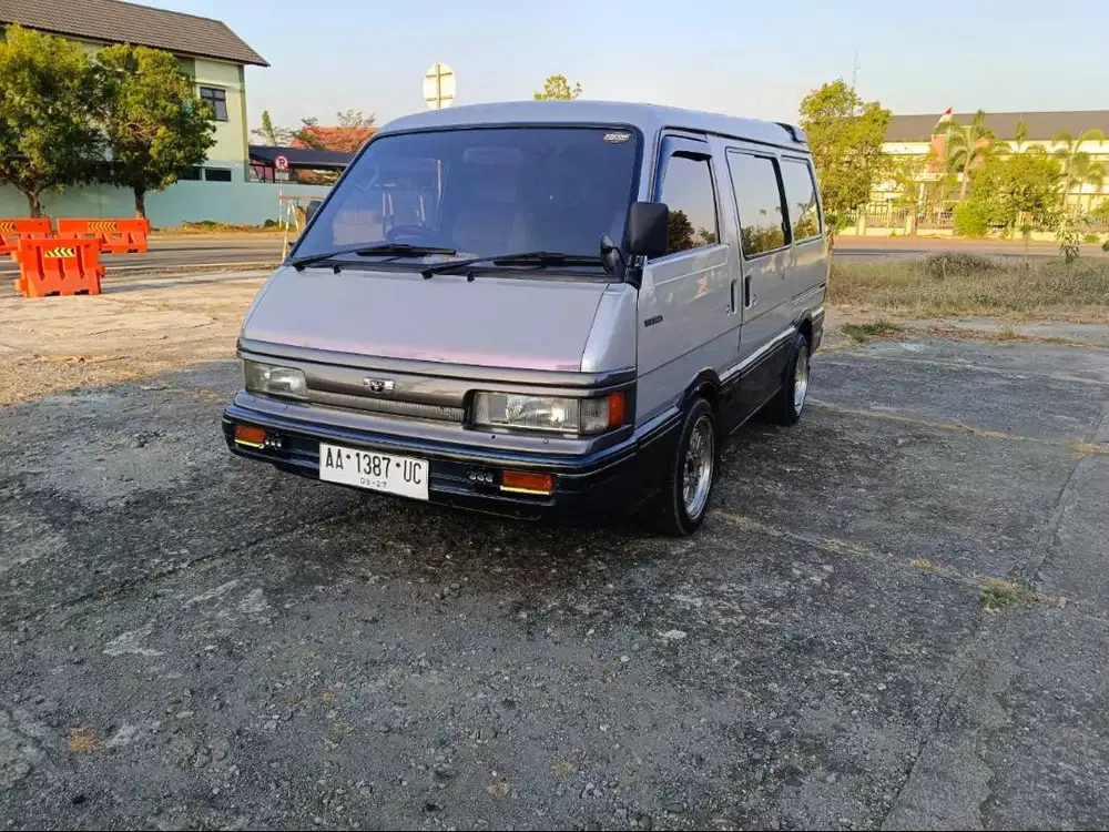 Mazda e2000 josjis