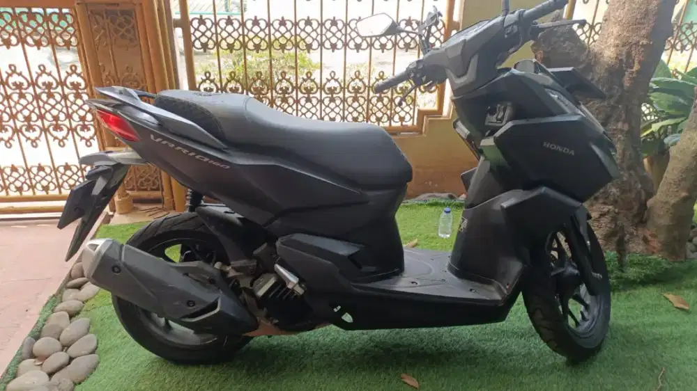 VARIO 160 CBS BLACK DOVE