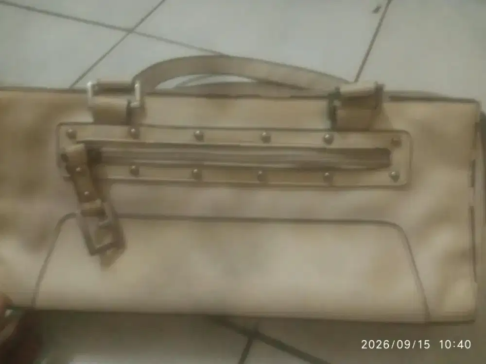 Di jual handbag merk Guess ori