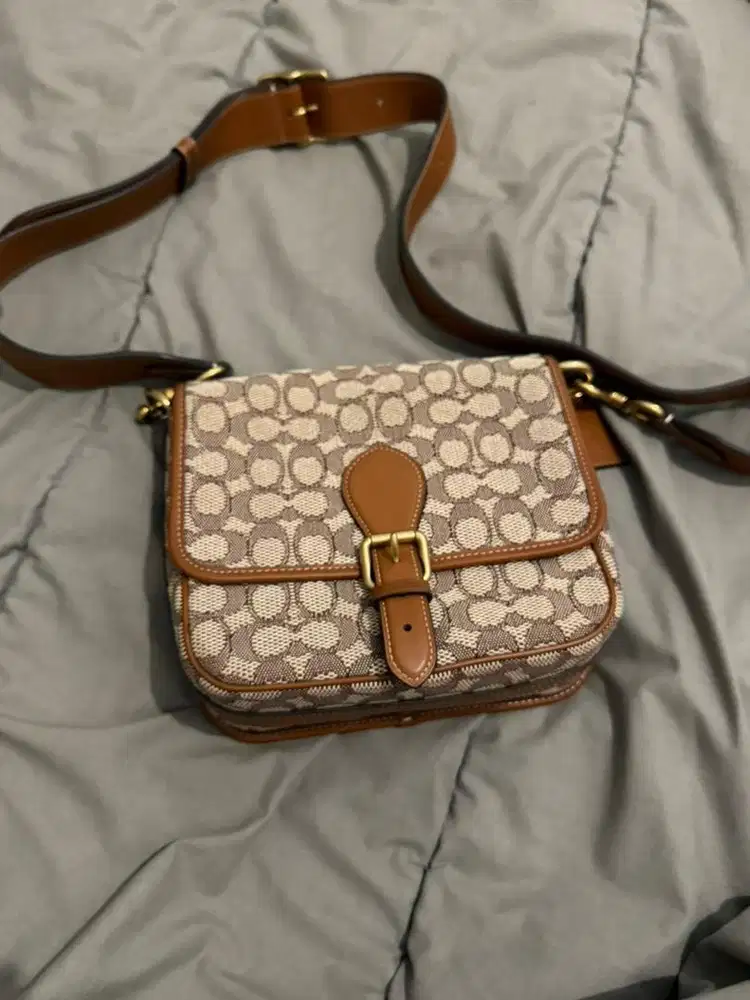 COACH FRANKIE CROSSBODY IN SIGNATURE TEXTILE JACQUARD