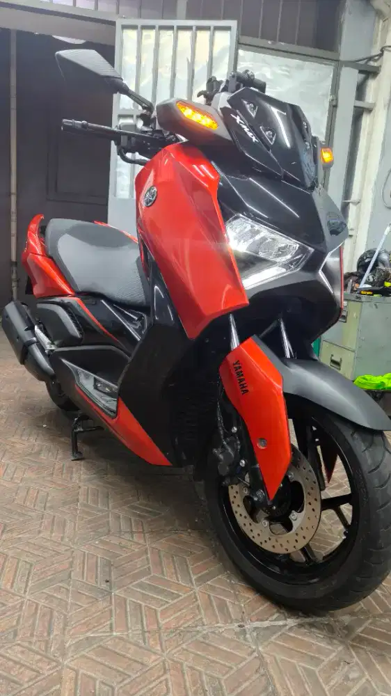 Xmax 2025 Red Luxury Low km