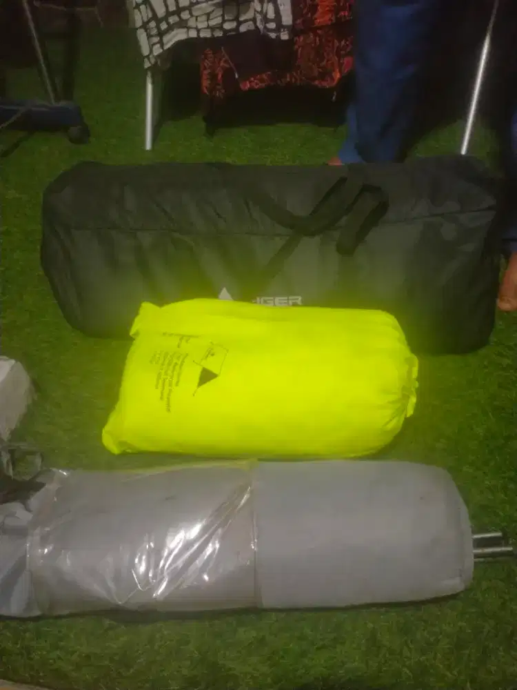 Jual tenda merk Eiger lengkap sama playset