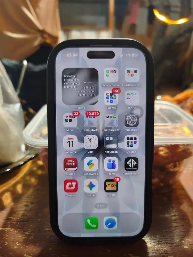 Iphone 17 basic 256 putih ex ibox