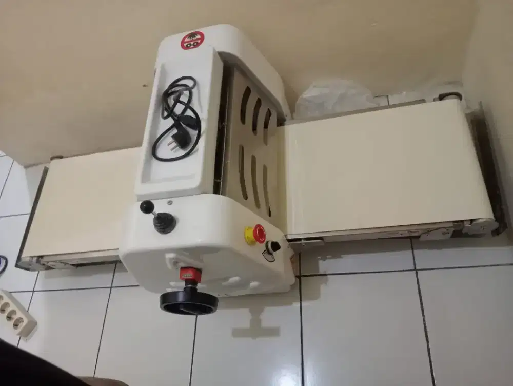 Mesin portabel dough sheeter tipe DSR-350TP merk fomac murah