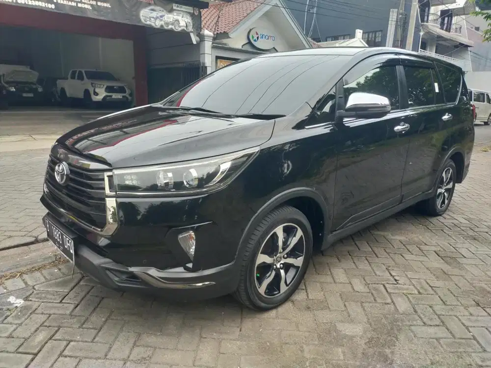Toyota Innova Venturer 2.4 AT 2022 Tgn1 Km 50rb Cat Ori Istimewa