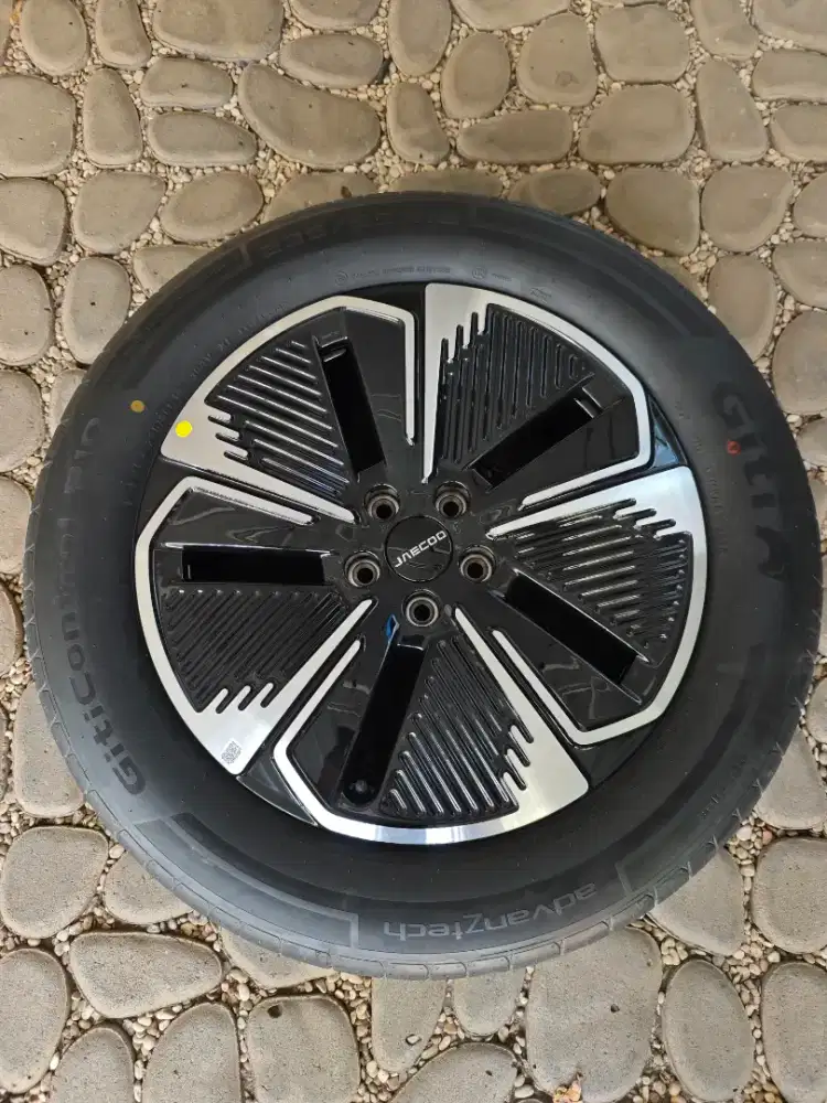 Velg Jaecoo J5 dan Ban bawaan 2026