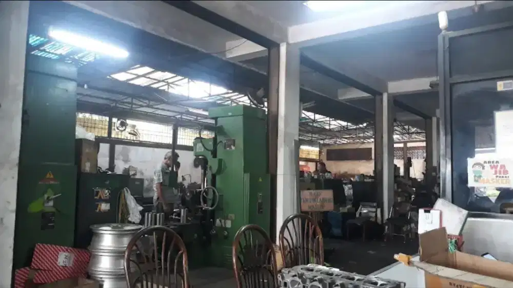 LOWKER OPERATOR MESIN BUBUT MILLING