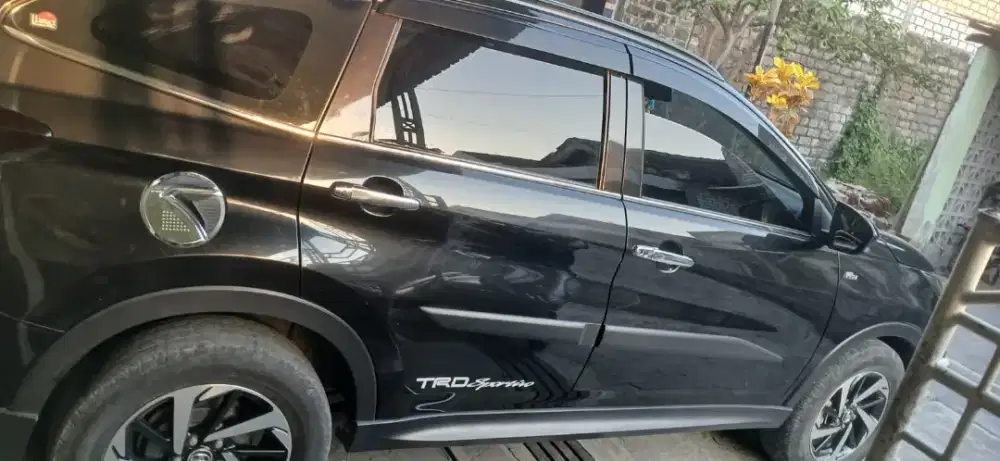 Rush S trd sportivo hitam