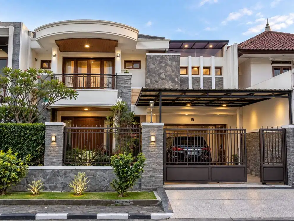 Rumah Hadap Timur di Cluster Komplek Batununggal