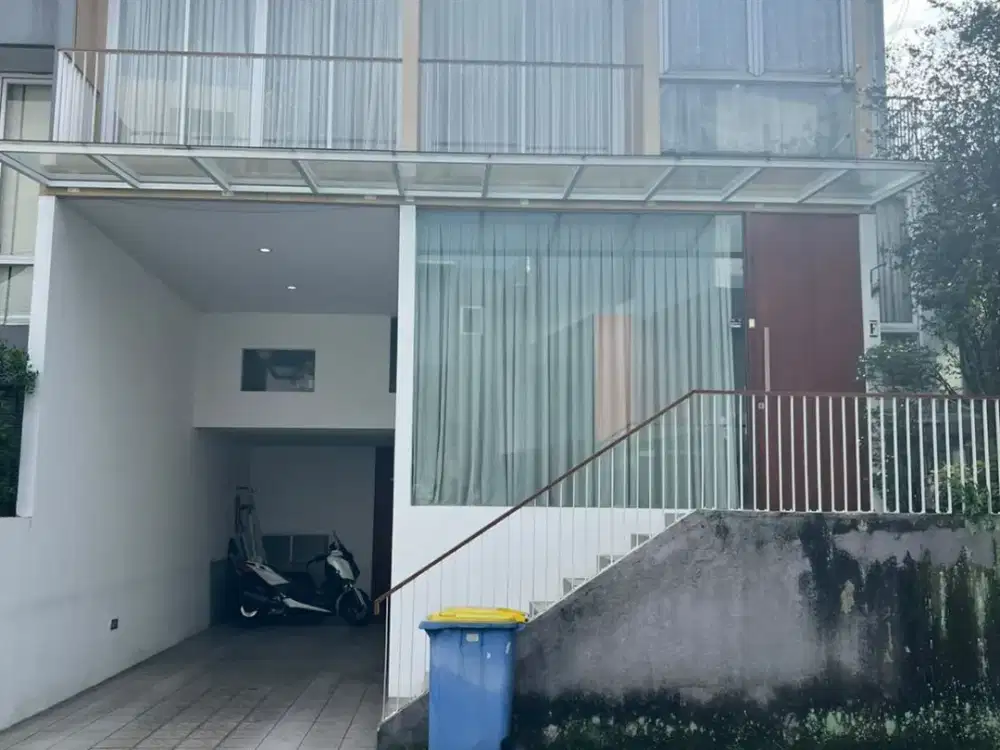 RUMAH MEWAH HARGA MURAH DALAM TOWNHOUSE DI BANGKA KEMANG