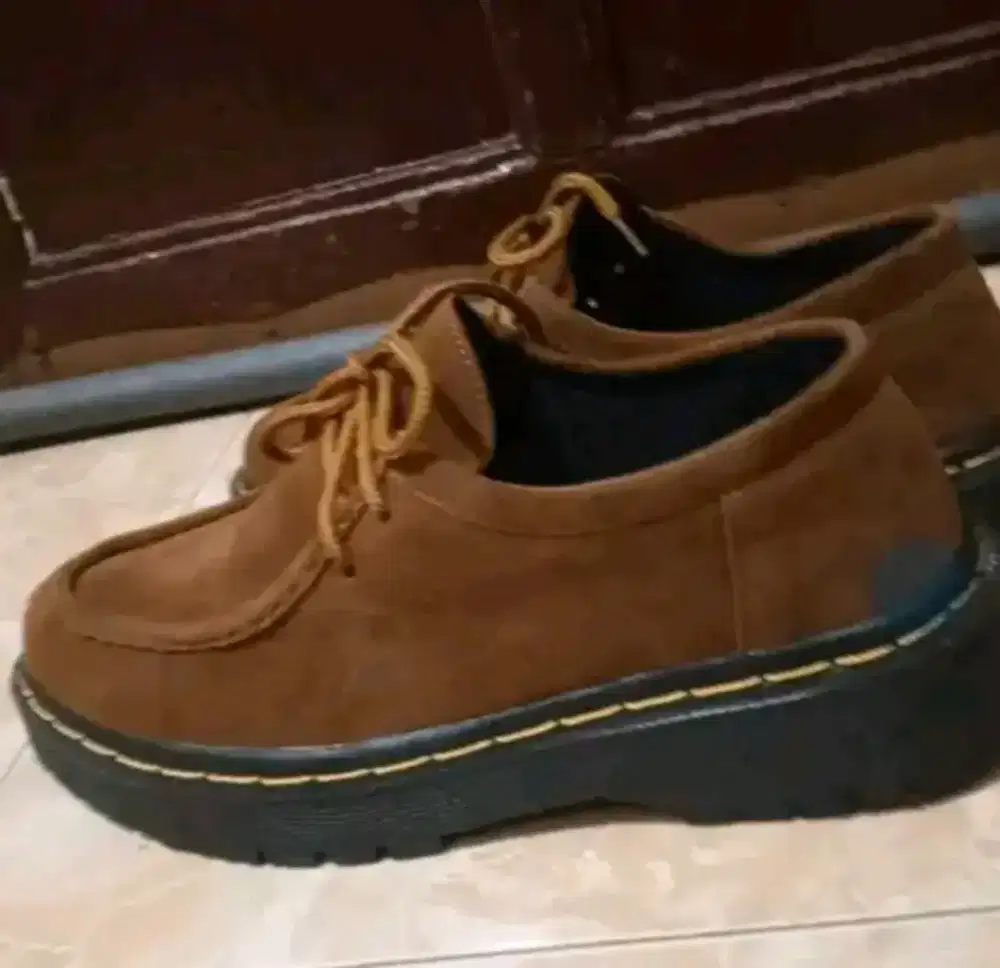 Sepatu size 43 pria