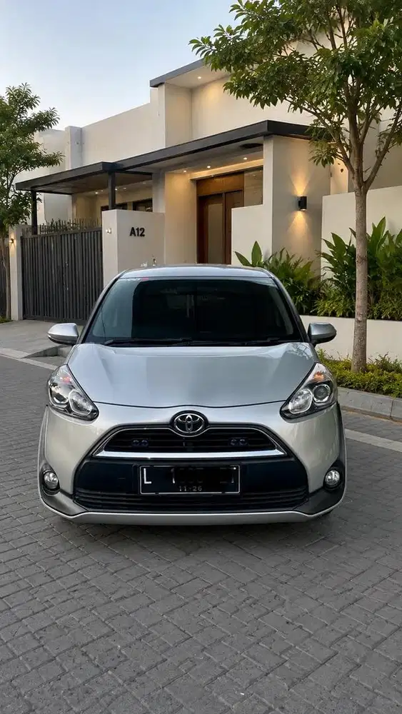 Toyota Sienta V matic 2016 KM60rb plat L tangan Pertama