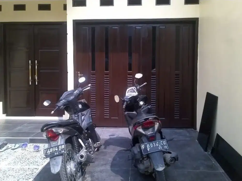 PROMO TrBatas - Rumah Dijual BU Lux Modern Minimalis Bogor 2 Lt Murah, Pinggir Jalan, Byk Kmr n Kamar Mandi, Row Jalan Spr Lebar di 2 Jalur Pisah