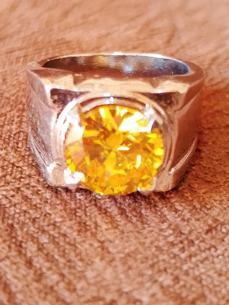 Cincin permata citrin kuning