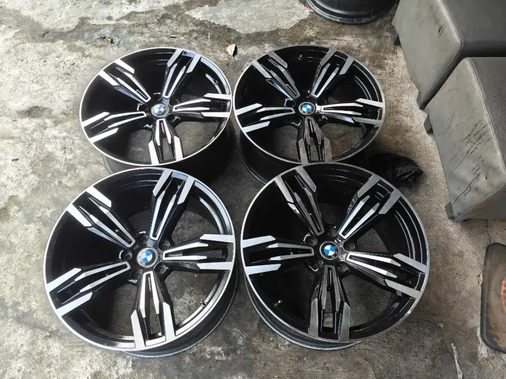 Jual vleg BMW R20 pcd 5x120 lbar 10/85 et 40 35 kond mulus 4pcs.