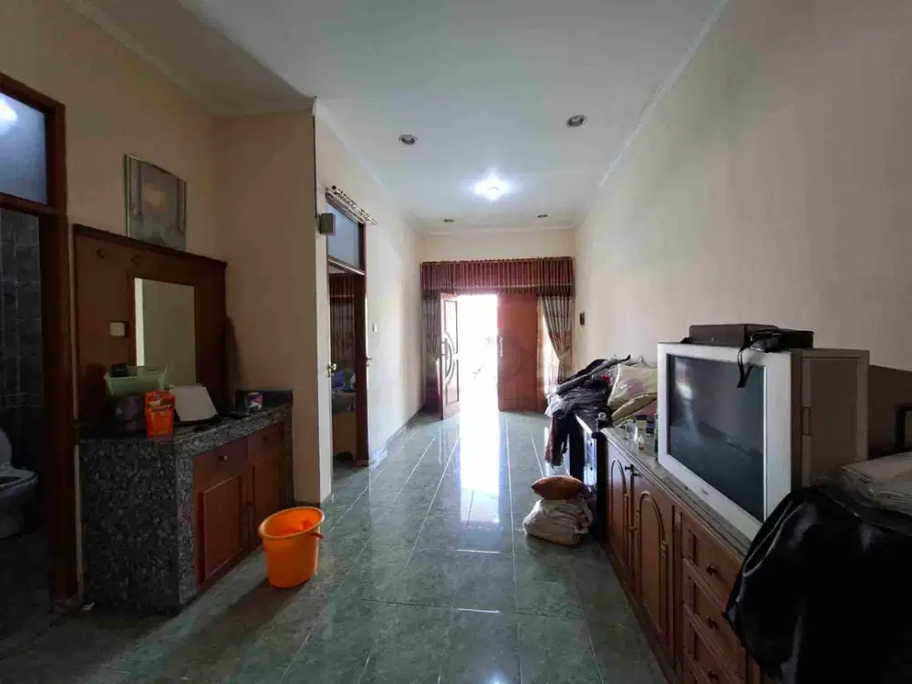 Dijual Cepat Rumah 2,5 Lantai bisa untuk usaha, plafon tinggi Kelapa Gading Summagung
