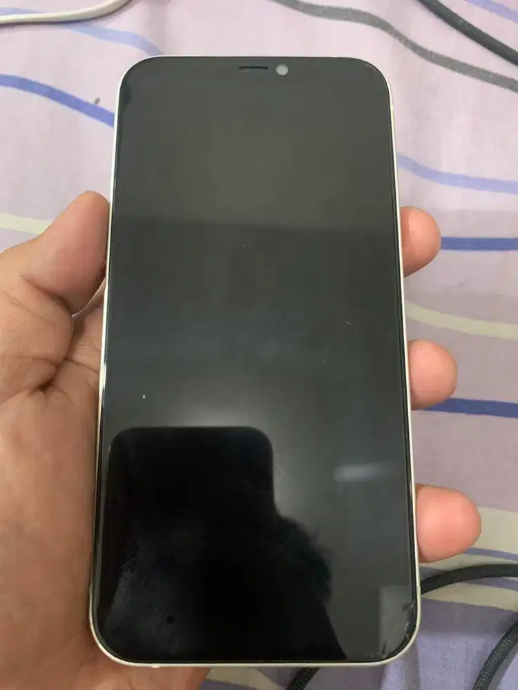 Dijual Iphone 12 Basic 64GB Putih (INTER)