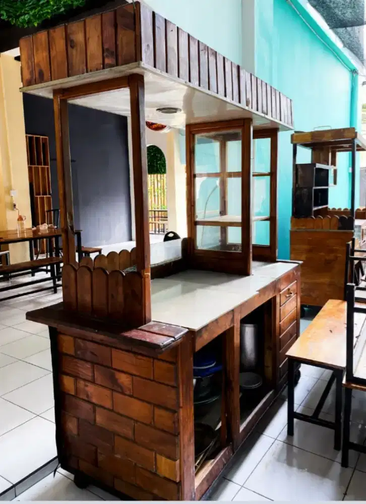 Stelling jualan kayu jati