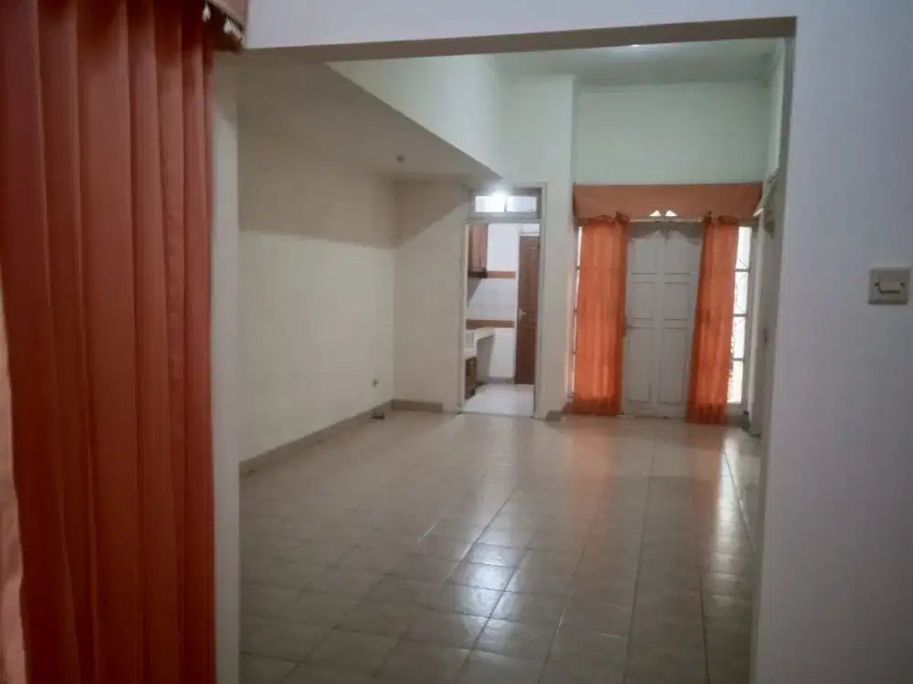 Rumah Nyaman Komplek Taman Pesona Mediteran