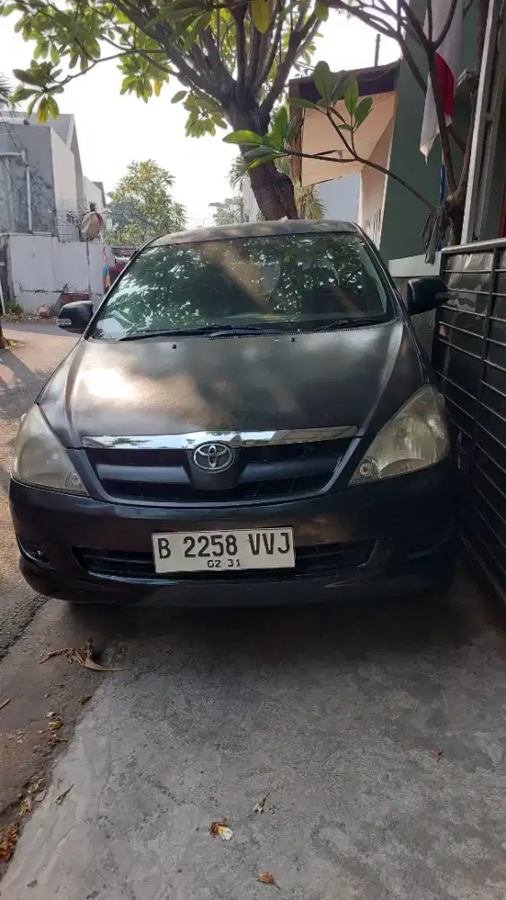 Toyota Innova E 2005