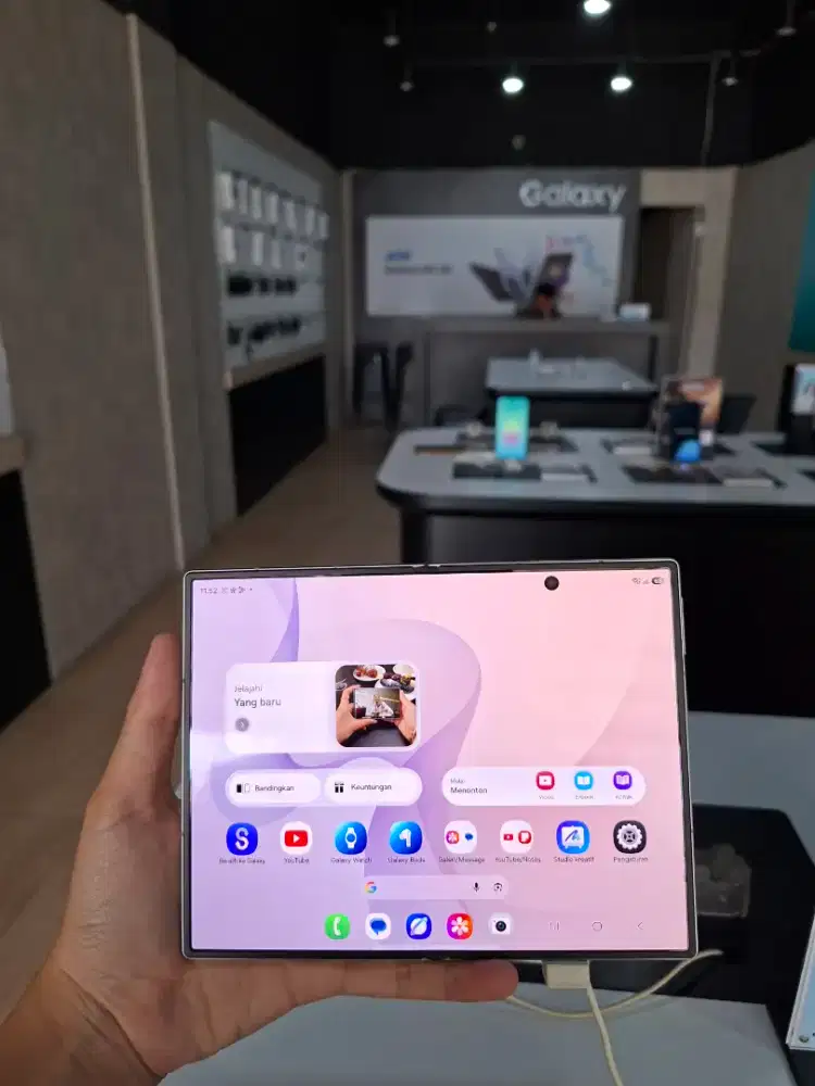 Samsung Galaxy Z Fold 8