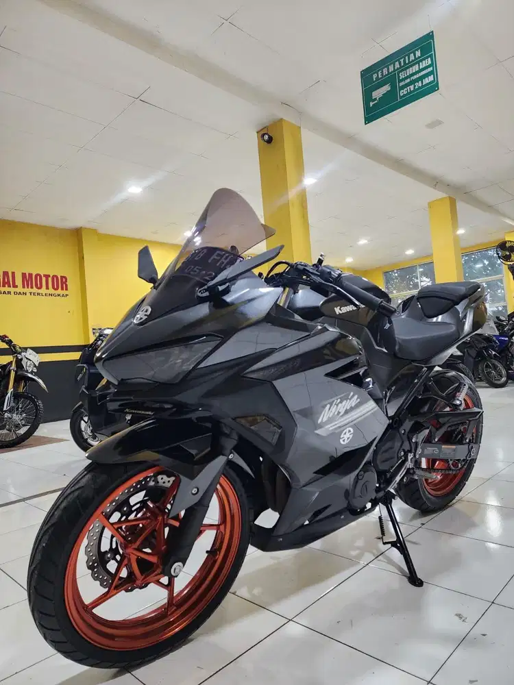 KAWASAKI  NINJA 250 KM 3 RIBU