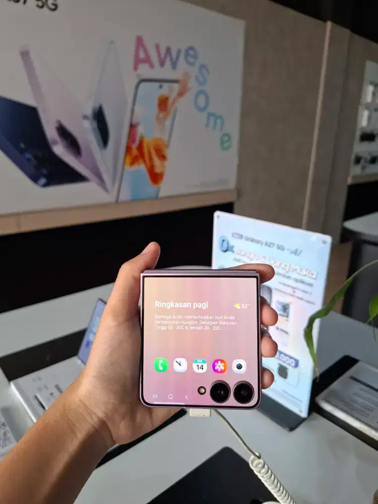 Samsung Galaxy Z Flip 8