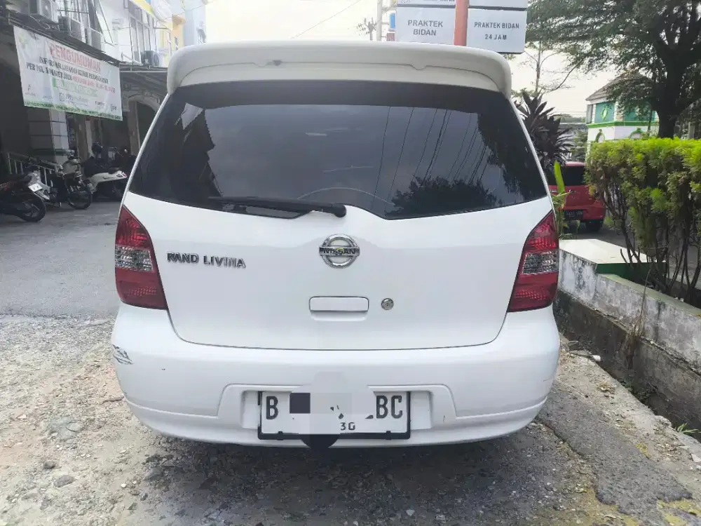 Grand Livina matic SV tarikan Like New