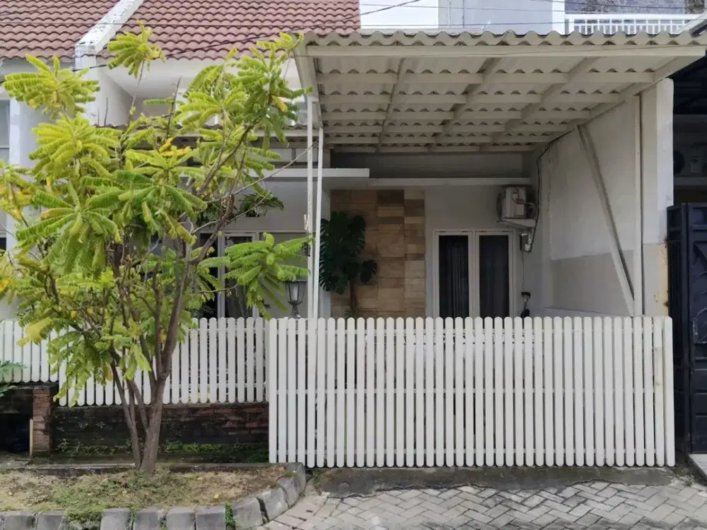 Raya Wisma Lidah Kulon