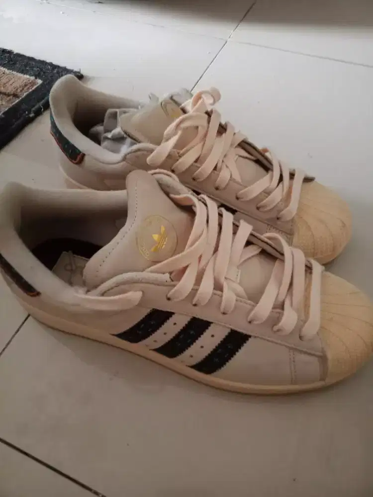 Sepatu Adidas superstar II