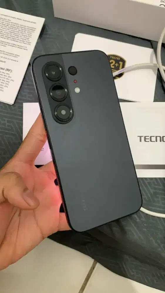 Tecno Camon 50 8/128 GB masih garansi
