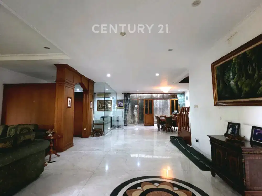 Rumah Asri Hoek 2 Lt Pondok Indah Dekat PIM